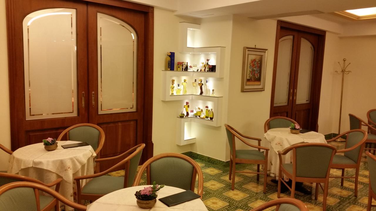 La Pergoletta Hotel SantʼAgata sui Due Golfi